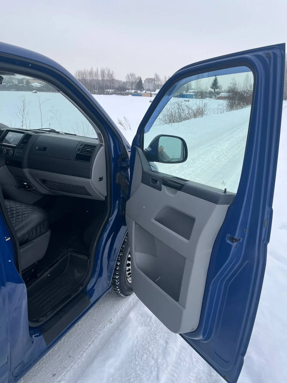 VW Caravelle 2.0 MT, 2012г., 325000 - миниатюра 5