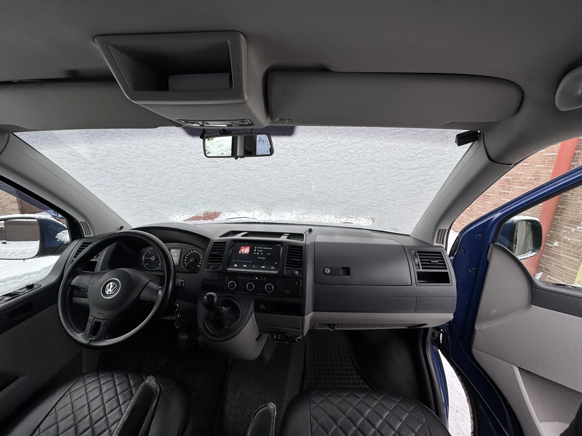 VW Caravelle 2.0 MT, 2012г., 325000 - миниатюра 9
