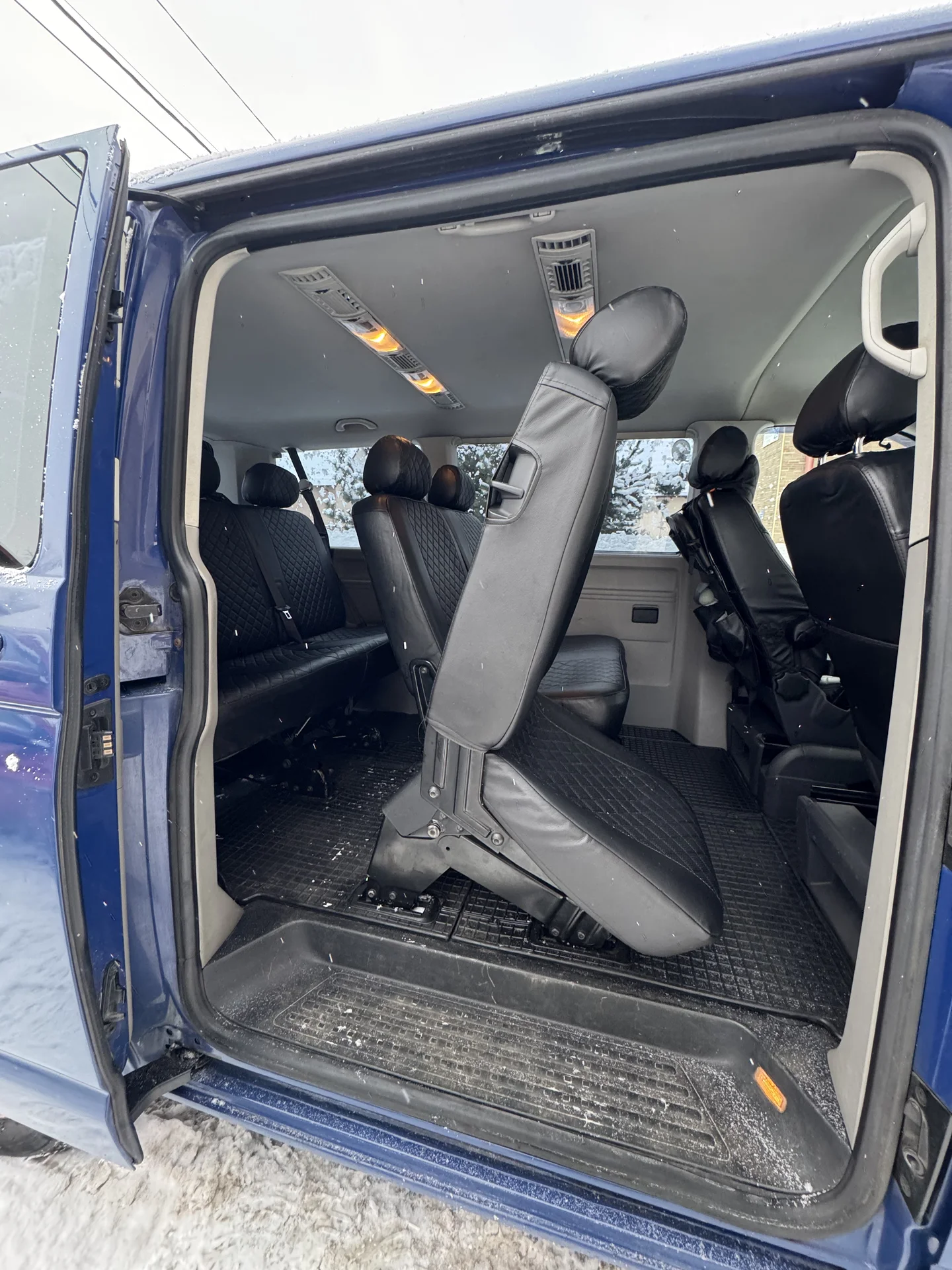 VW Caravelle 2.0 MT, 2012г., 325000 - миниатюра 14