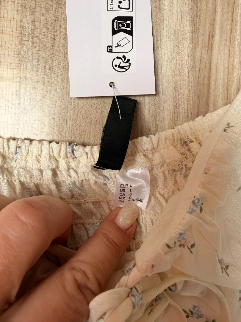 Короткое платье H&M с цветочным принтом, пышными рукавами и облегающим лифом, р.48 - миниатюра 6