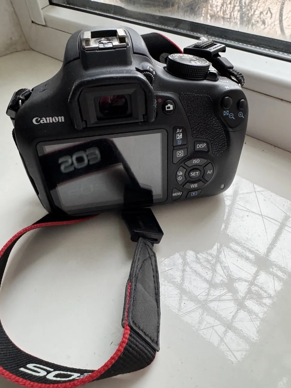 Фотоаппарат Canon 1200d - миниатюра 3