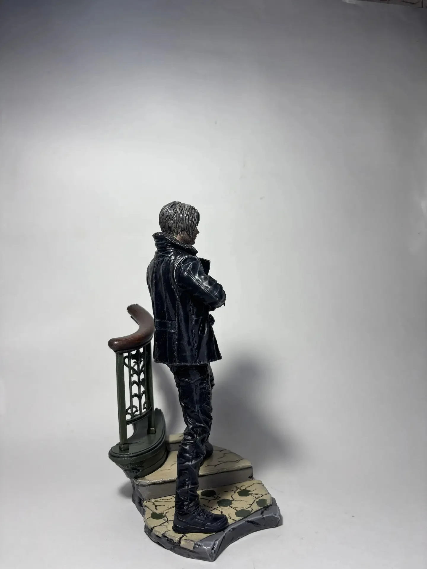 Resident evil requiem leon kennedy - миниатюра 4
