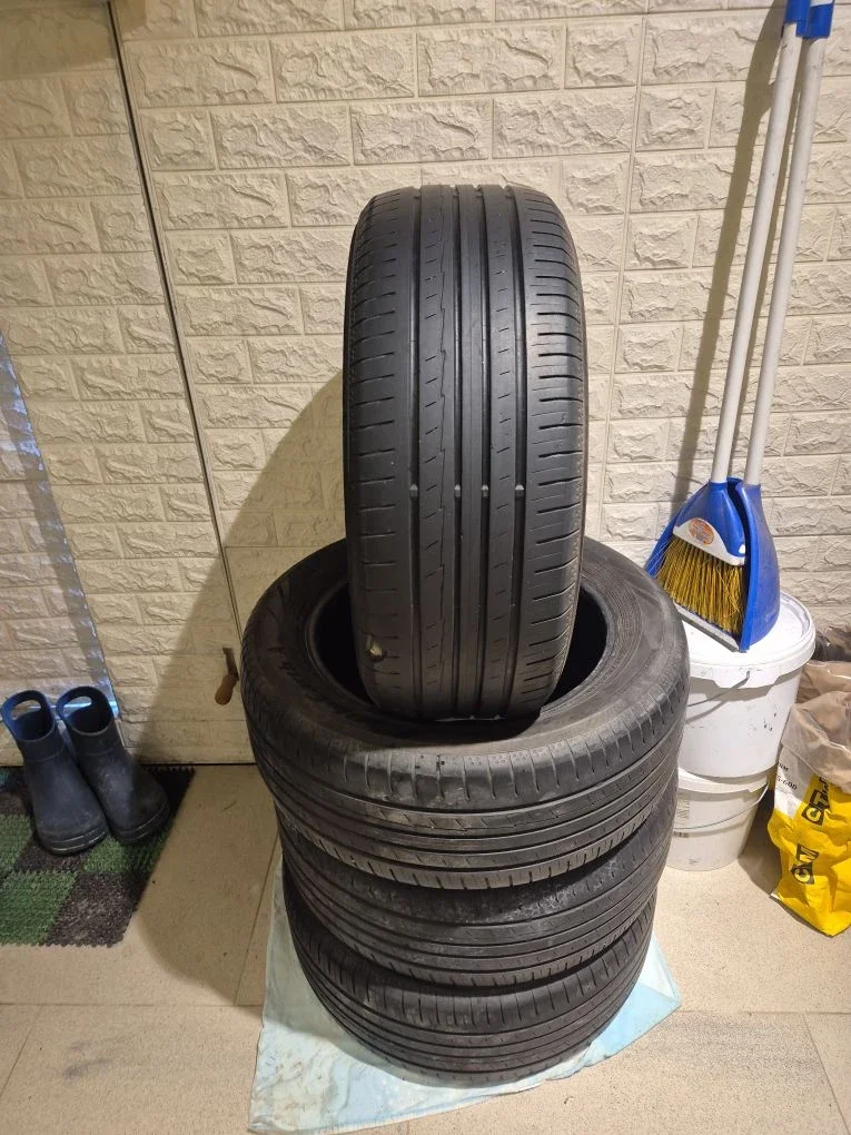 Комплект летних шин Yokohama BluEarth AE50 205/55 R16 91 - миниатюра 3