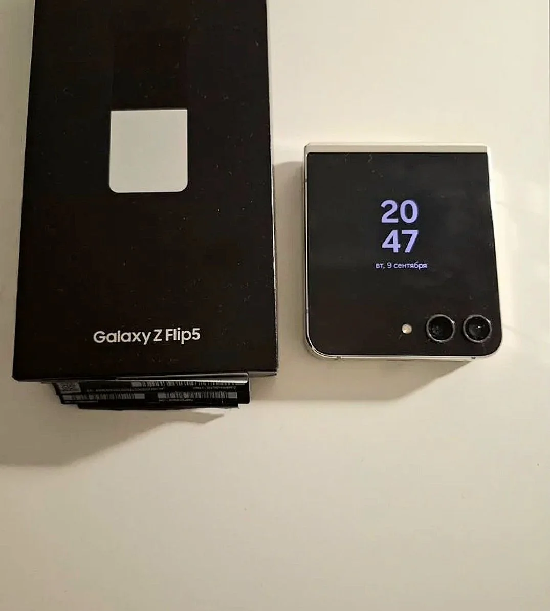 Samsung Galaxy Z Flip 5 512 гб бежевый