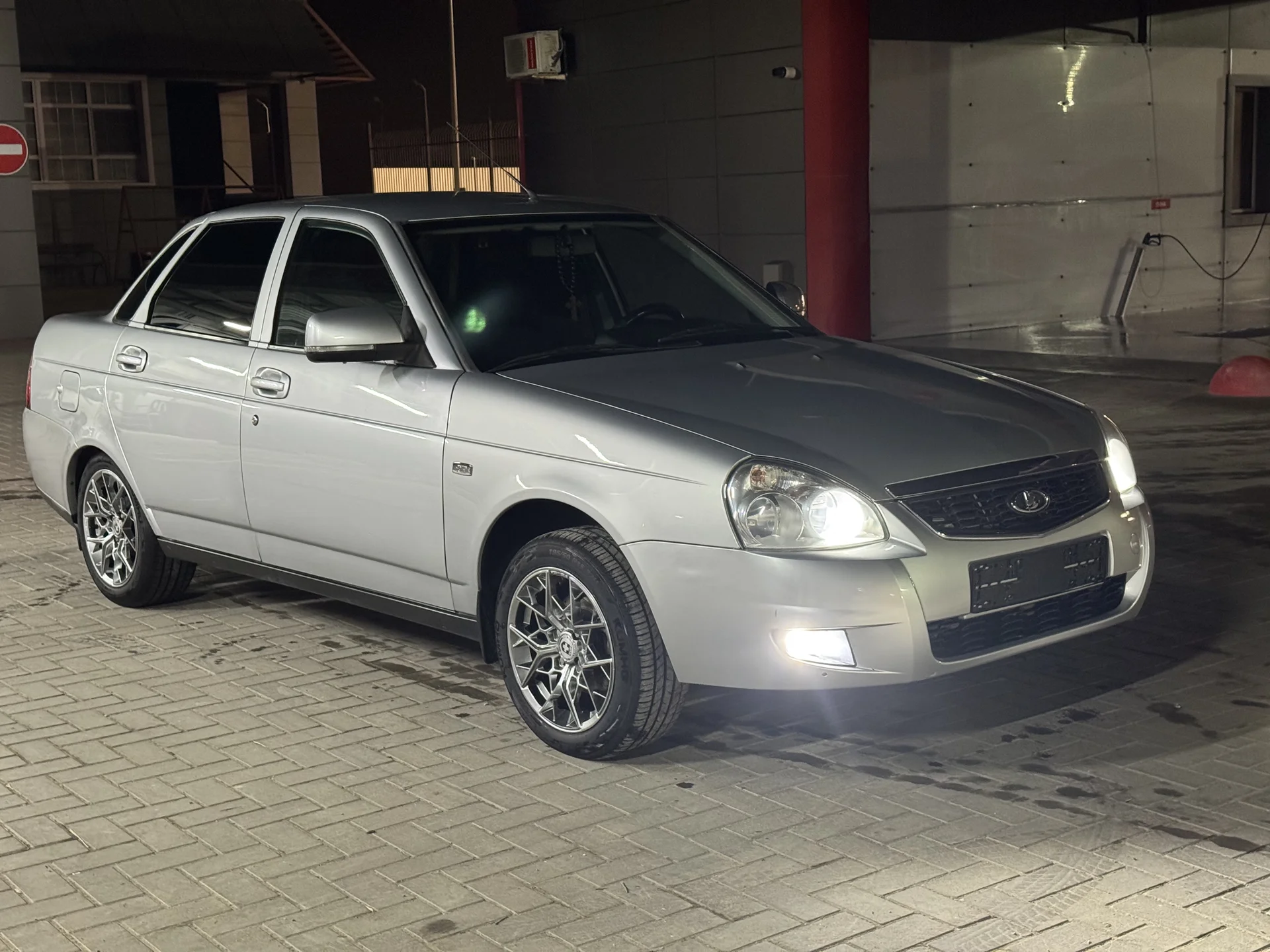 LADA PRIORA - изображение 1