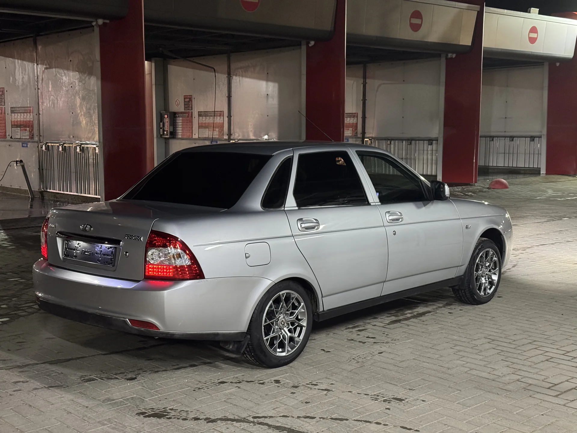 LADA PRIORA - миниатюра 2