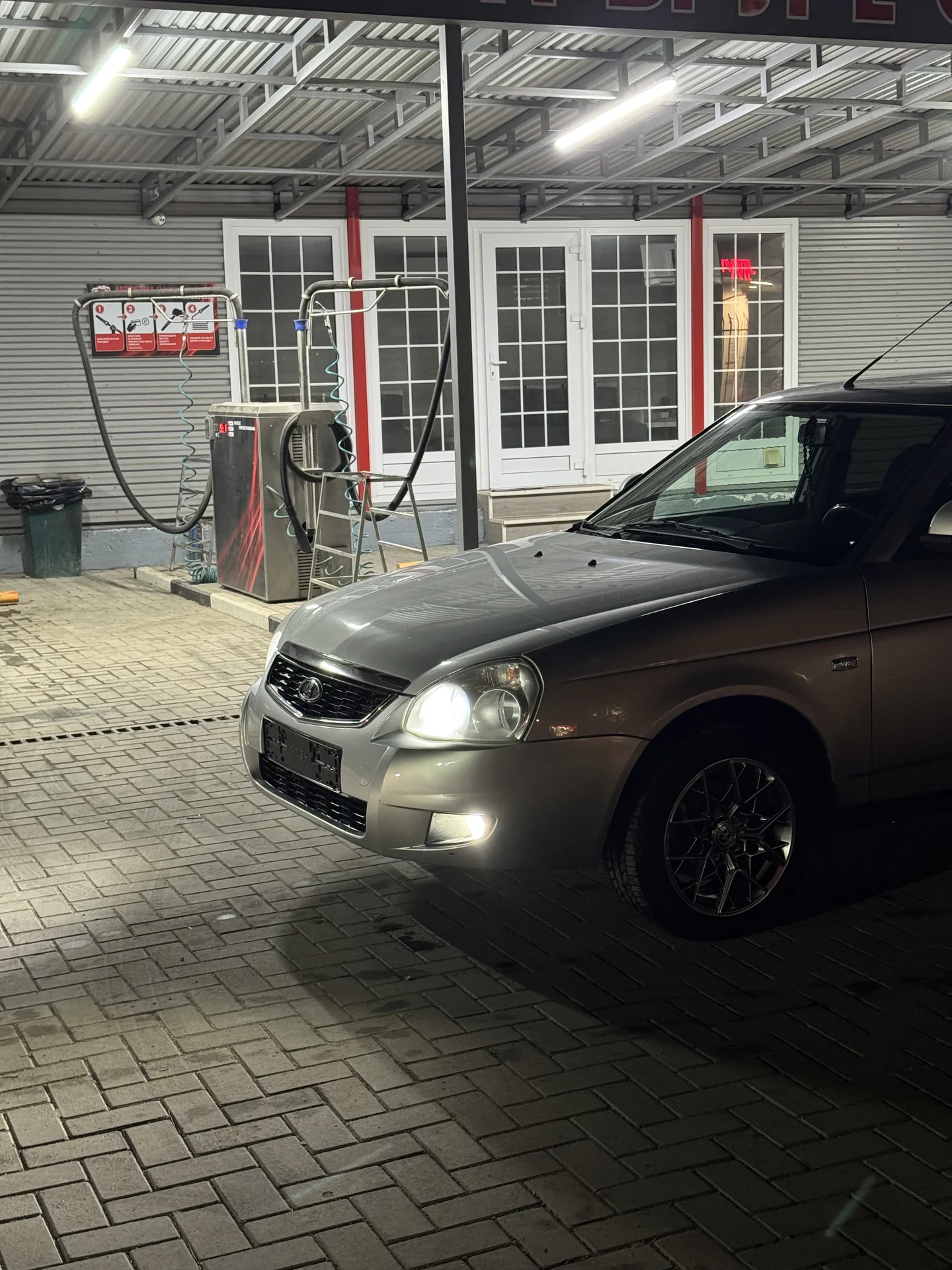 LADA PRIORA - миниатюра 3
