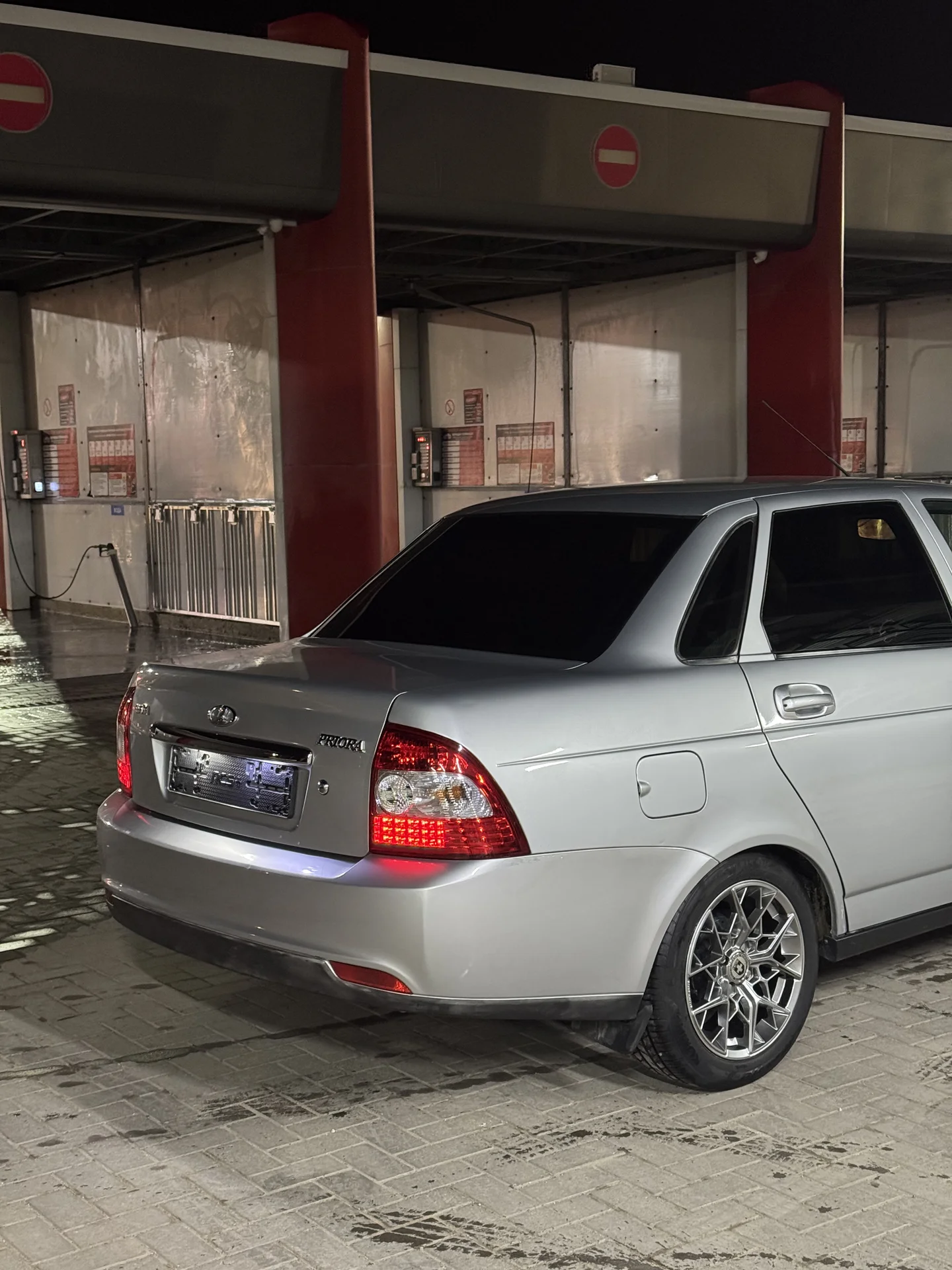 LADA PRIORA - миниатюра 5