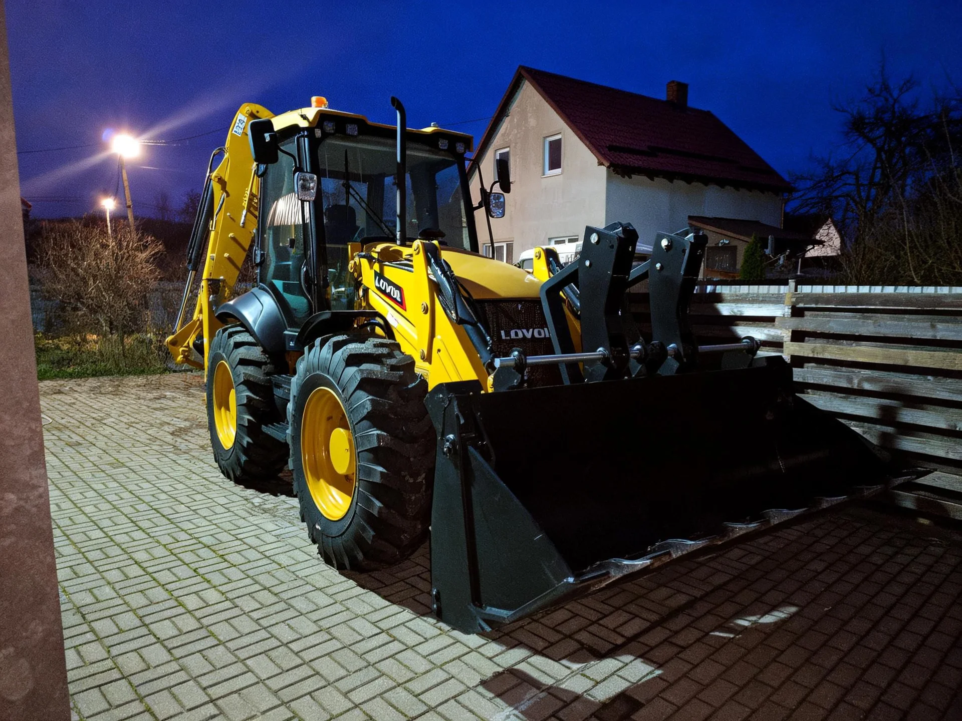 Продам экскаватор погрузчик Lovol FLB468 - изображение 1