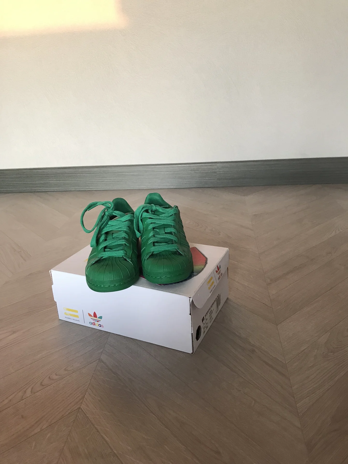 Кроссовки adidas - миниатюра 2