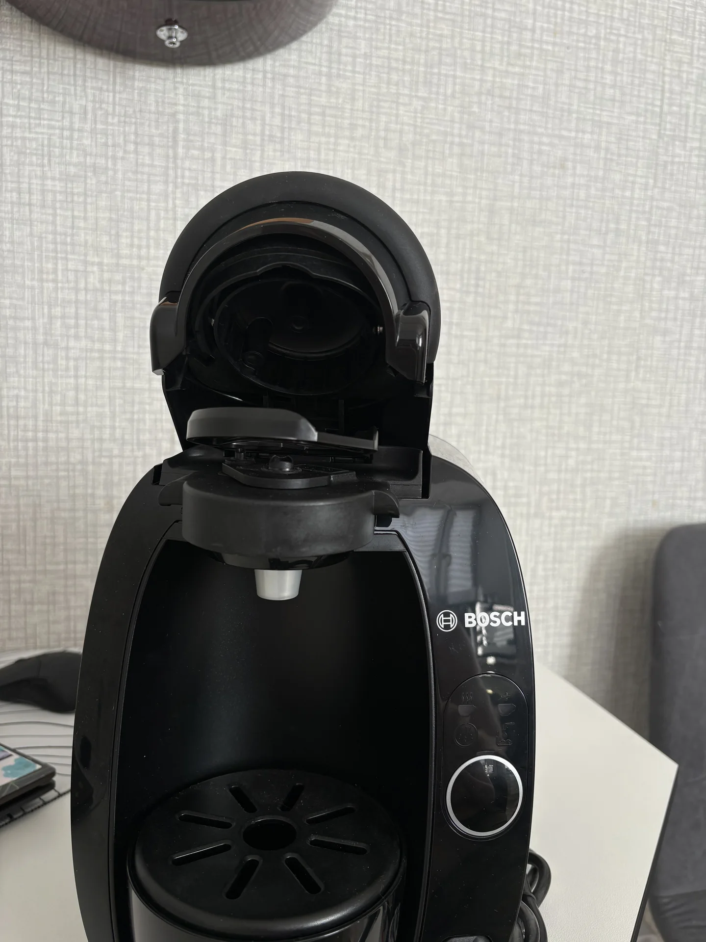Капсульная кофемашина Bosh Tassimo AMIA - миниатюра 2