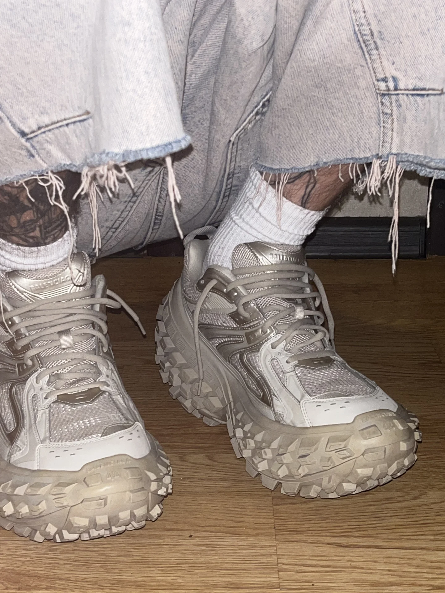 balenciaga defender - миниатюра 2