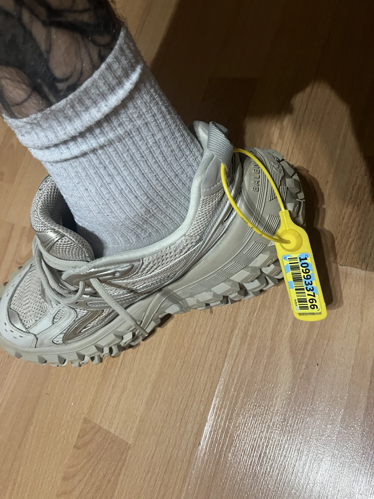 balenciaga defender - миниатюра 3