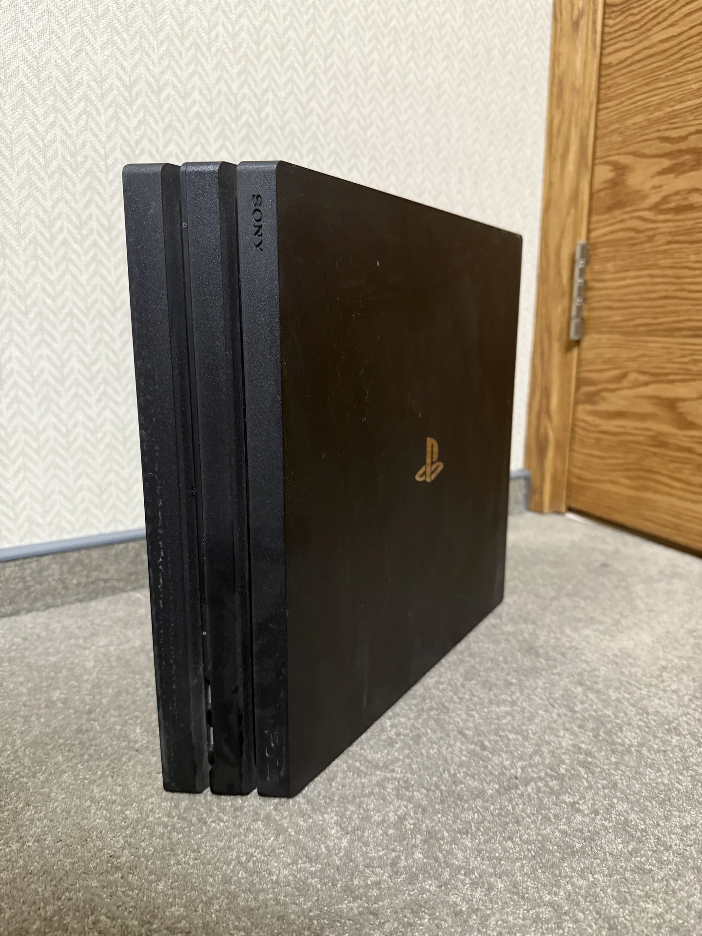 Ps4 pro 1tb - миниатюра 2