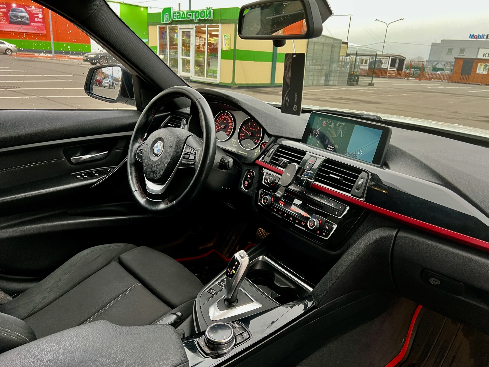 Прокат BMW 3, аренда авто - миниатюра 3