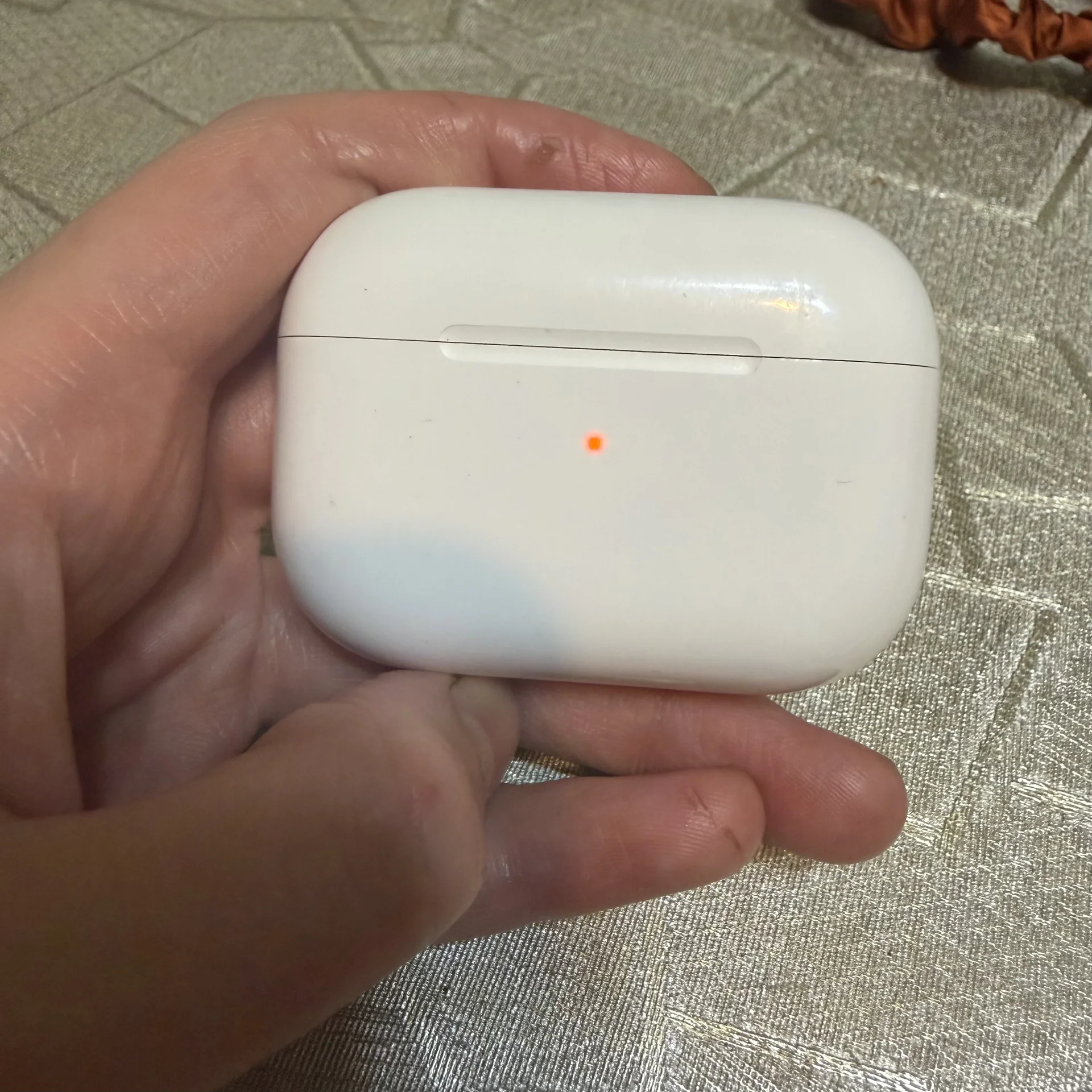 AirPods Pro 2 (кейс + левый наушник) - миниатюра 2