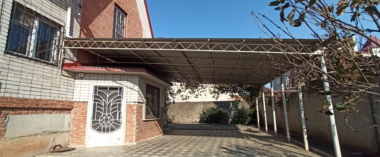 3-х этаж. дом пл.332 кв.м., 7 сот., г. Кропоткин - миниатюра 5
