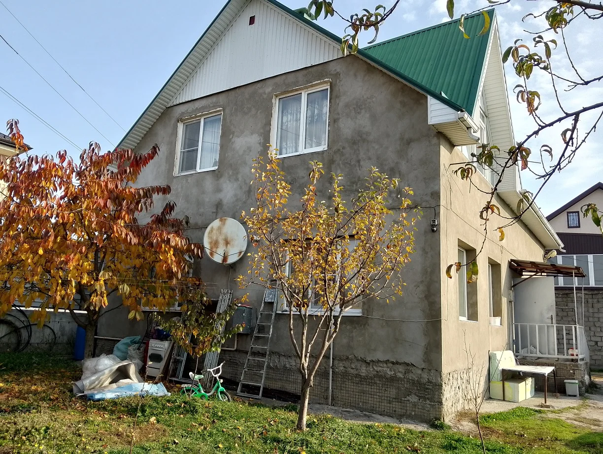 Дом пл.208 кв.м., 6 сот., Пятигорск, р-н Квартал