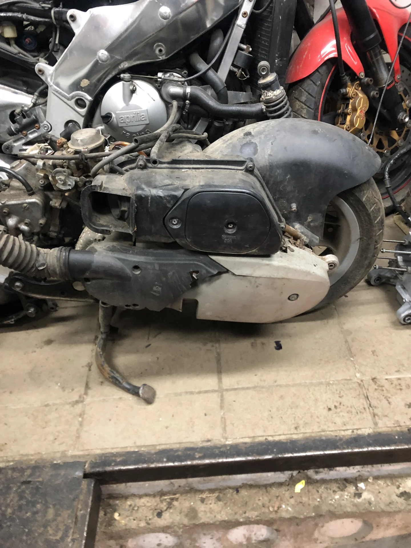 Запчасти Yamaha majesty YP125 - изображение 1