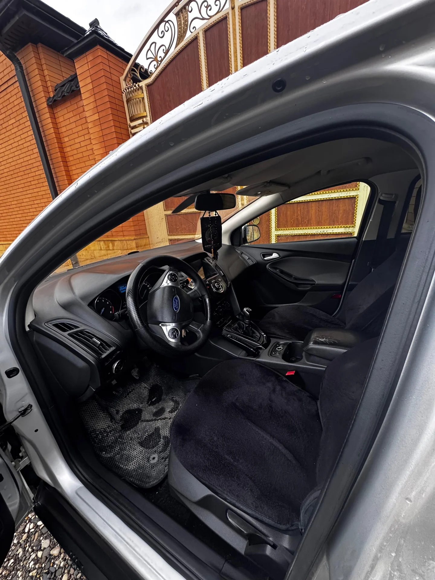 Ford Focus 1.6 МТ, 2012 357.000 Км - миниатюра 4