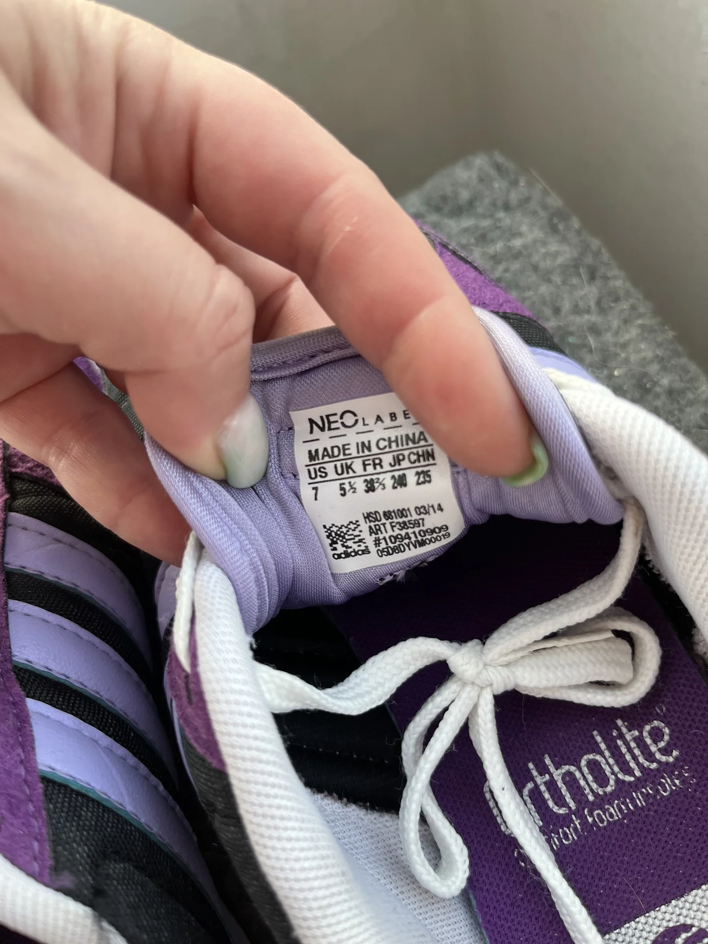 Кроссовки adidas 37 - миниатюра 4