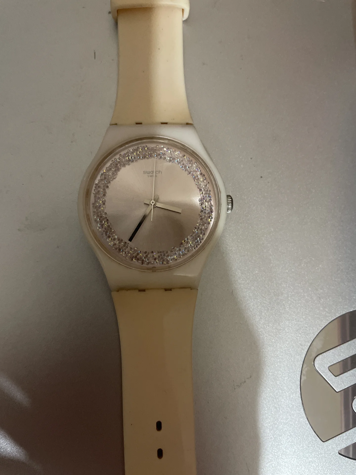 Часы наручные женские Swatch - миниатюра 4