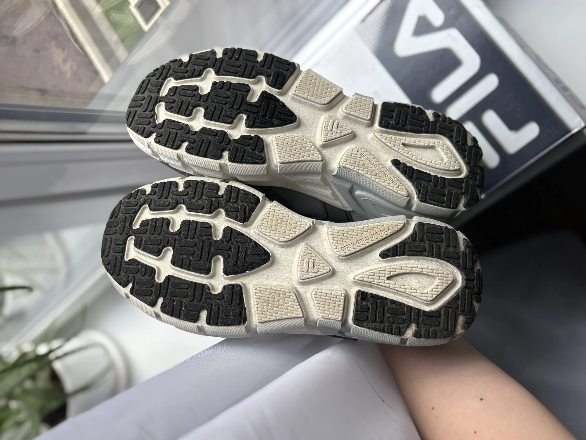Кроссовки мужские FILA Shift M новые 42 - миниатюра 5