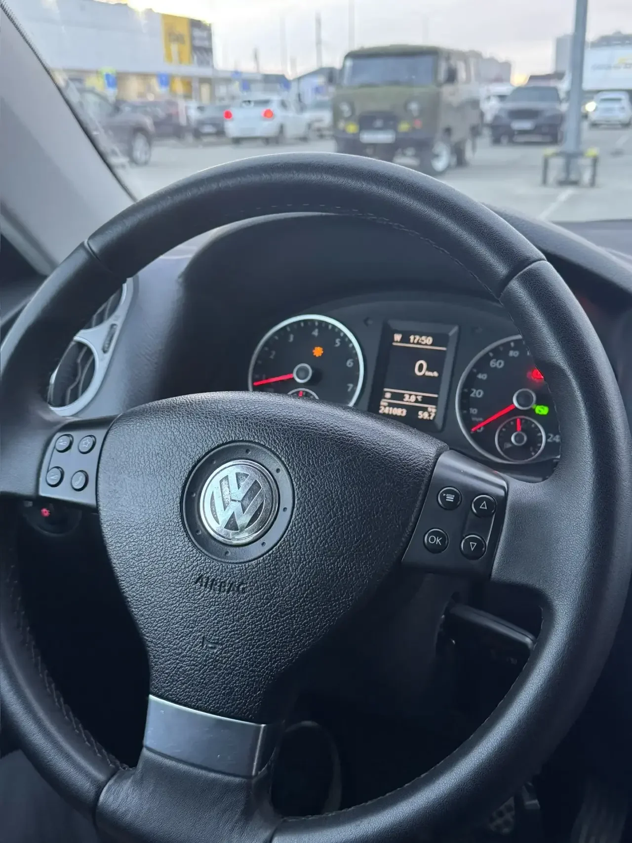 Volkswagen Tiguan - миниатюра 8