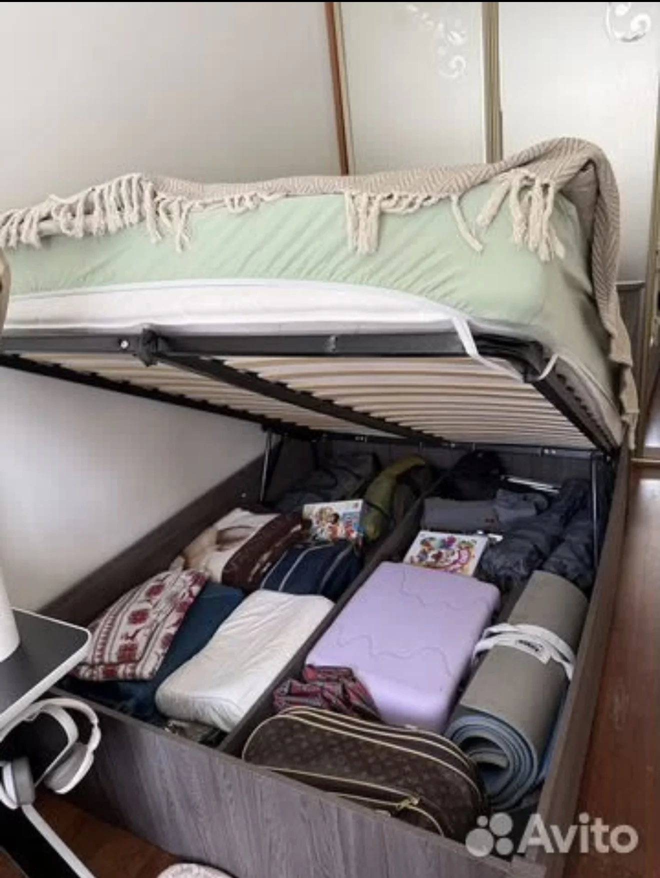 Кровать двуспальная - миниатюра 2