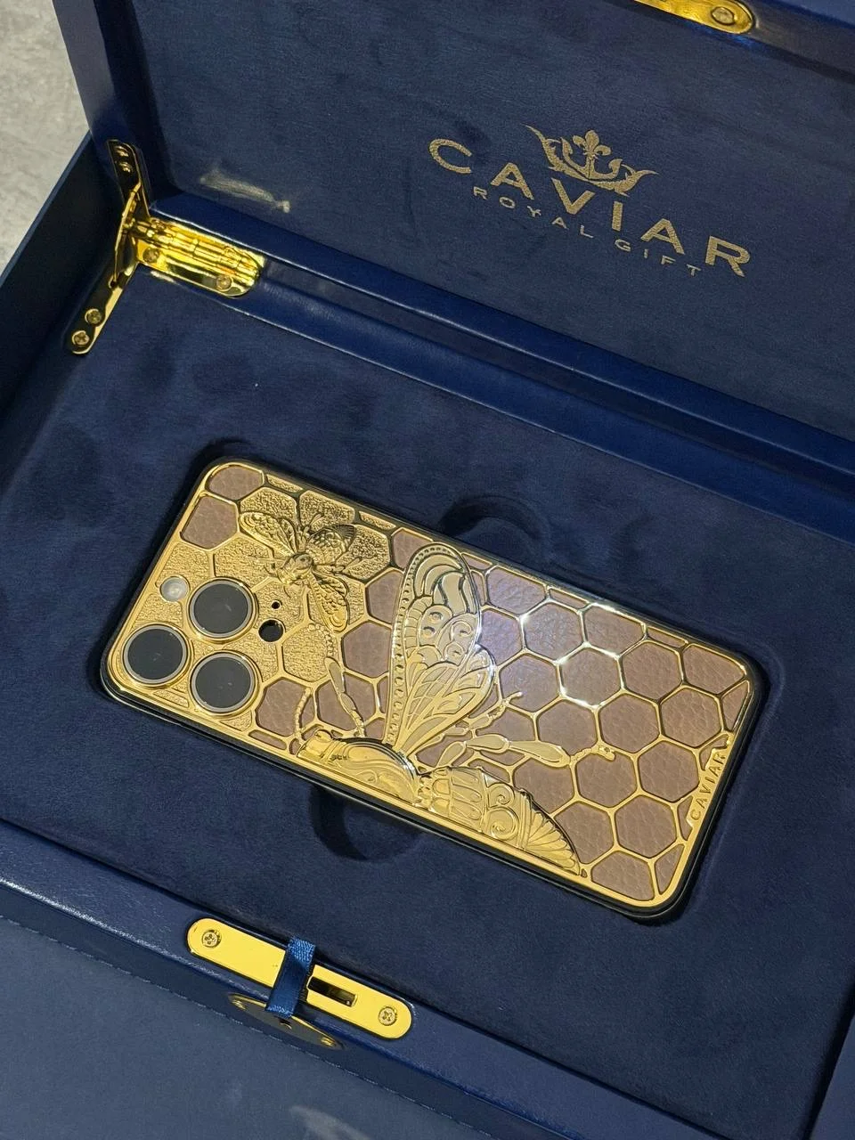 iPhone 15 Pro Max 1TB Caviar - миниатюра 2