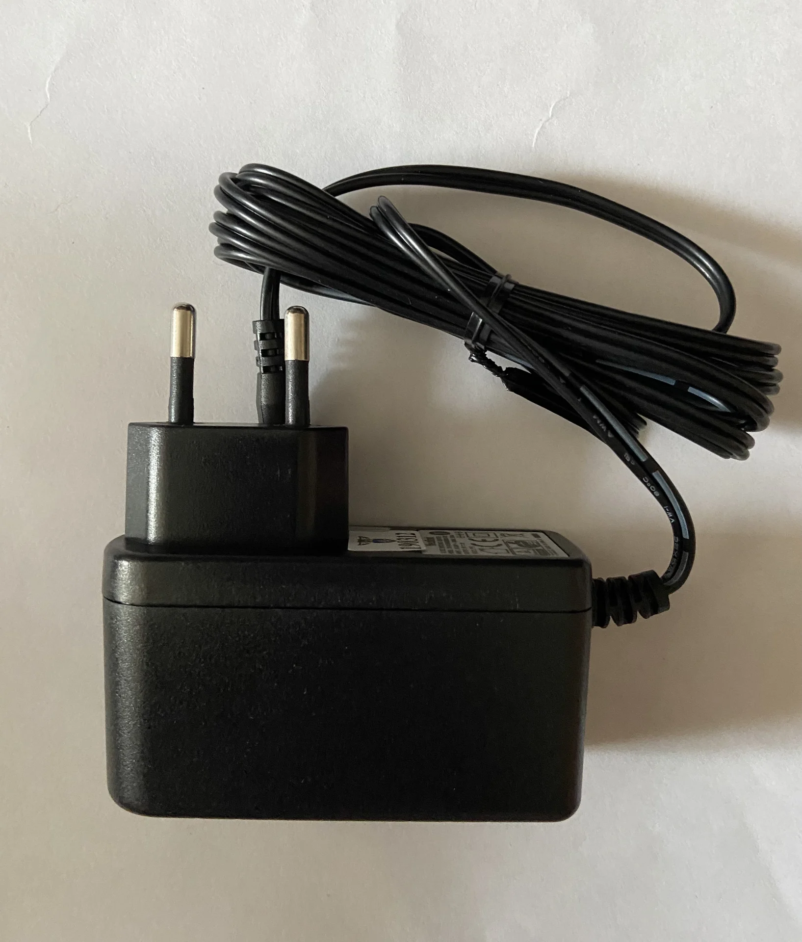 Блок питания Yealink 5VDC, 2A - изображение 1