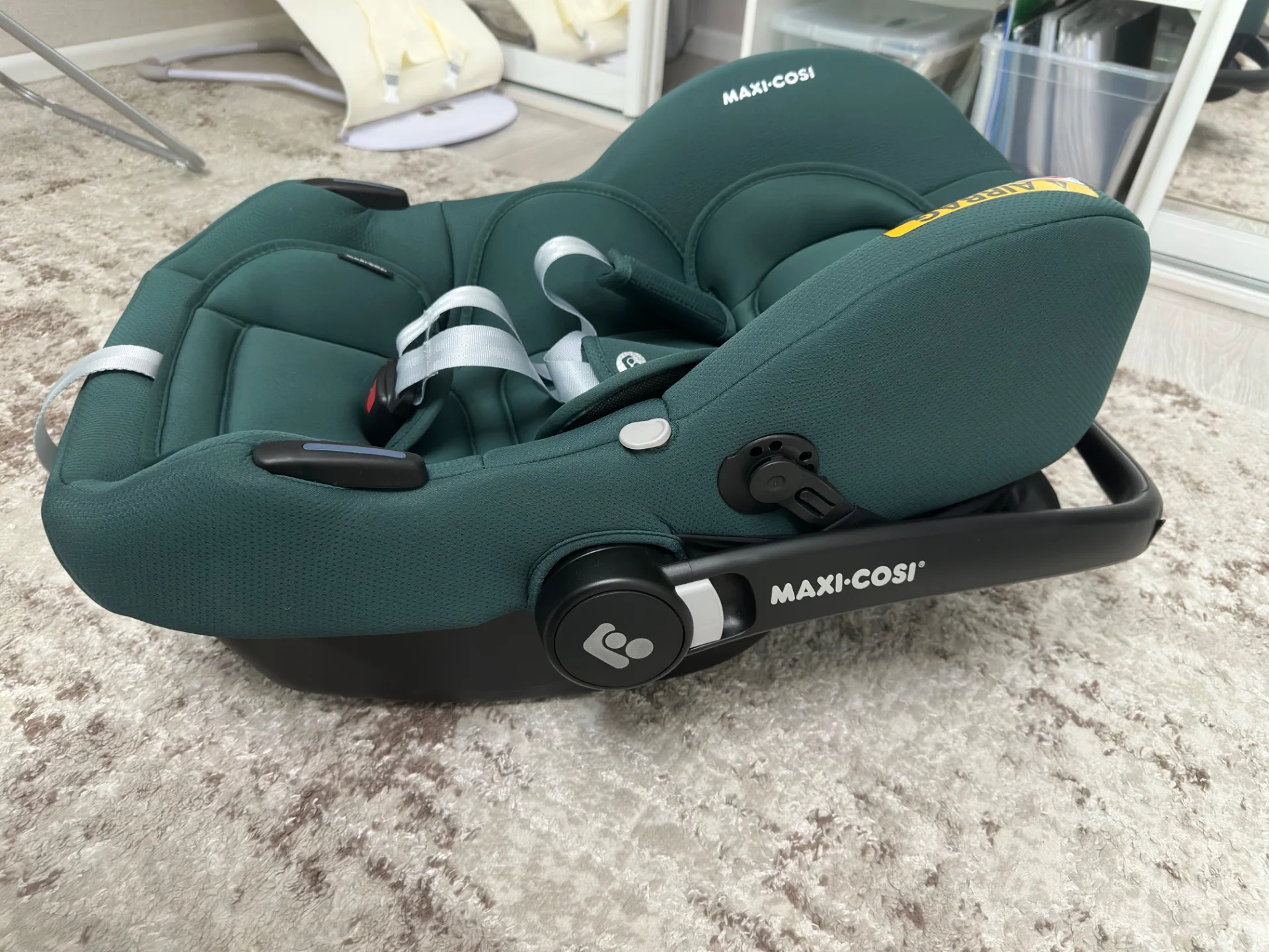 Автокресло Maxi-Cosi CabrioFix i-size Essential Green группа 0+ (0-13 кг) - миниатюра 2