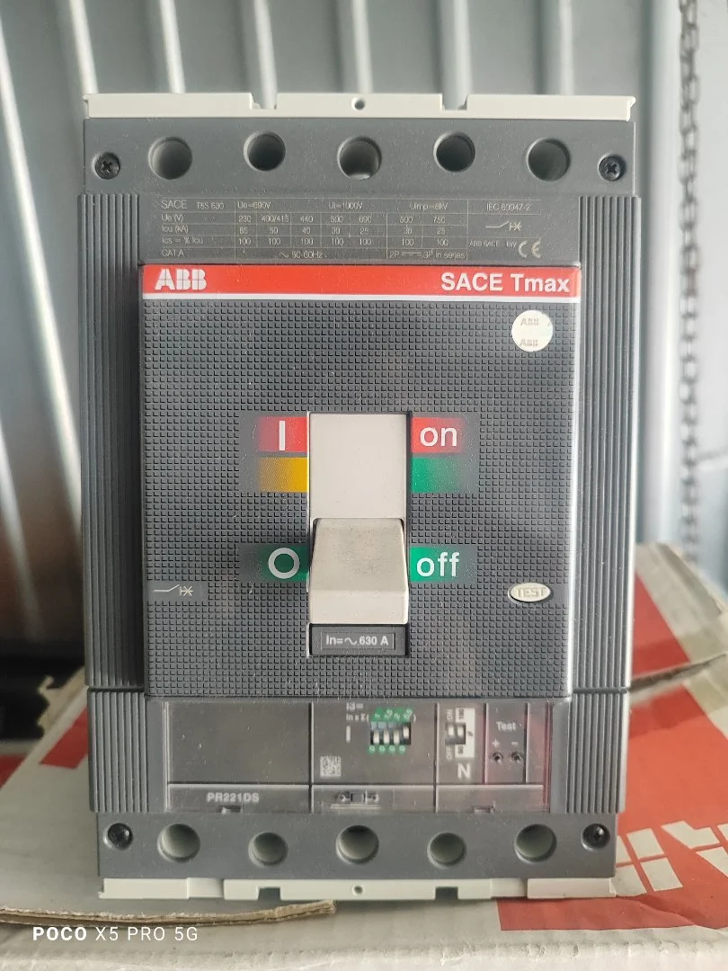 Автоматический трехполюсный выключатель ABB ВА-630А, 36кА, Tmax5N, PR221DS-LS/I, In=630А - изображение 1