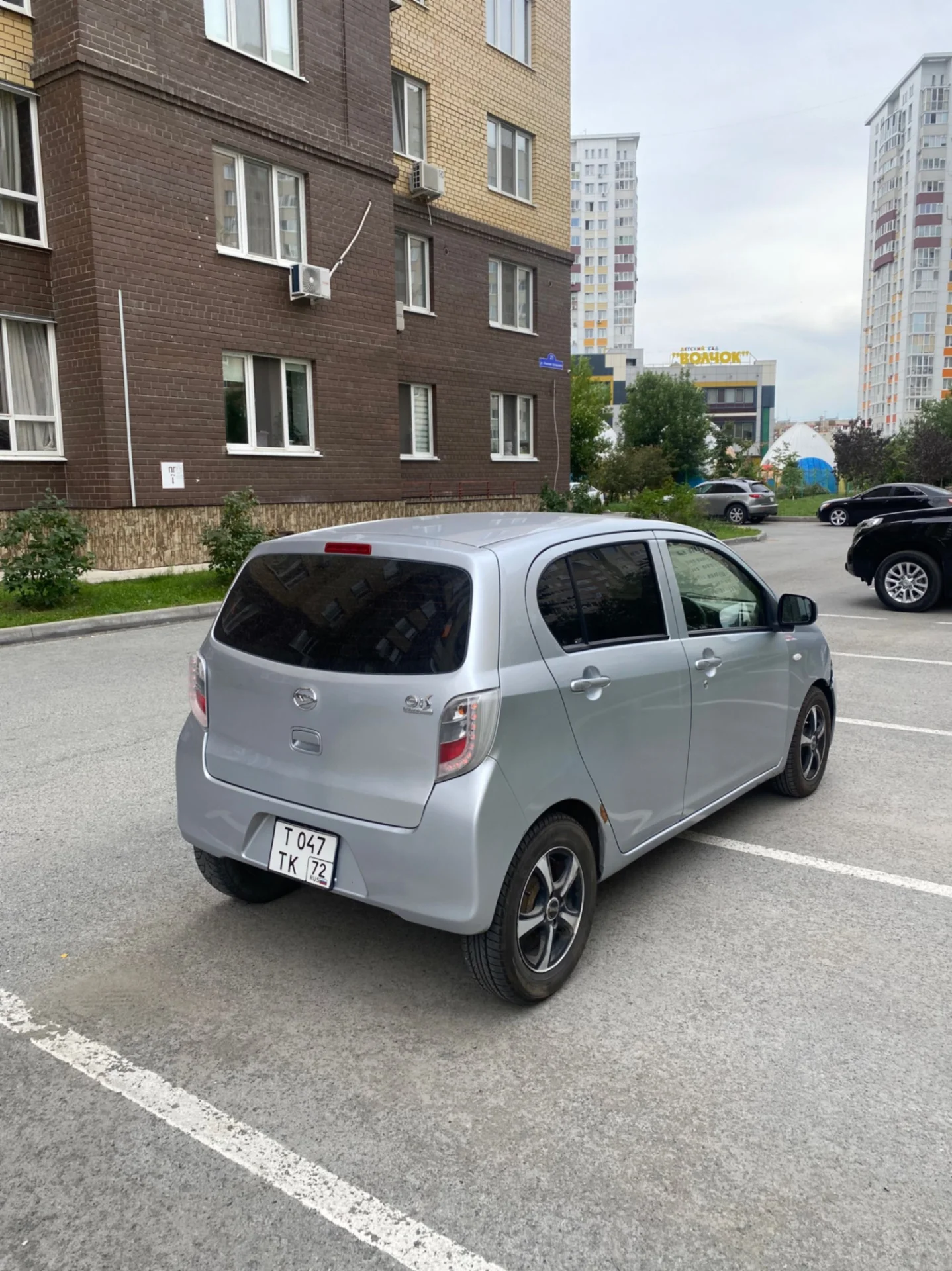 Daihatsu Mira E:S 2016 - миниатюра 2