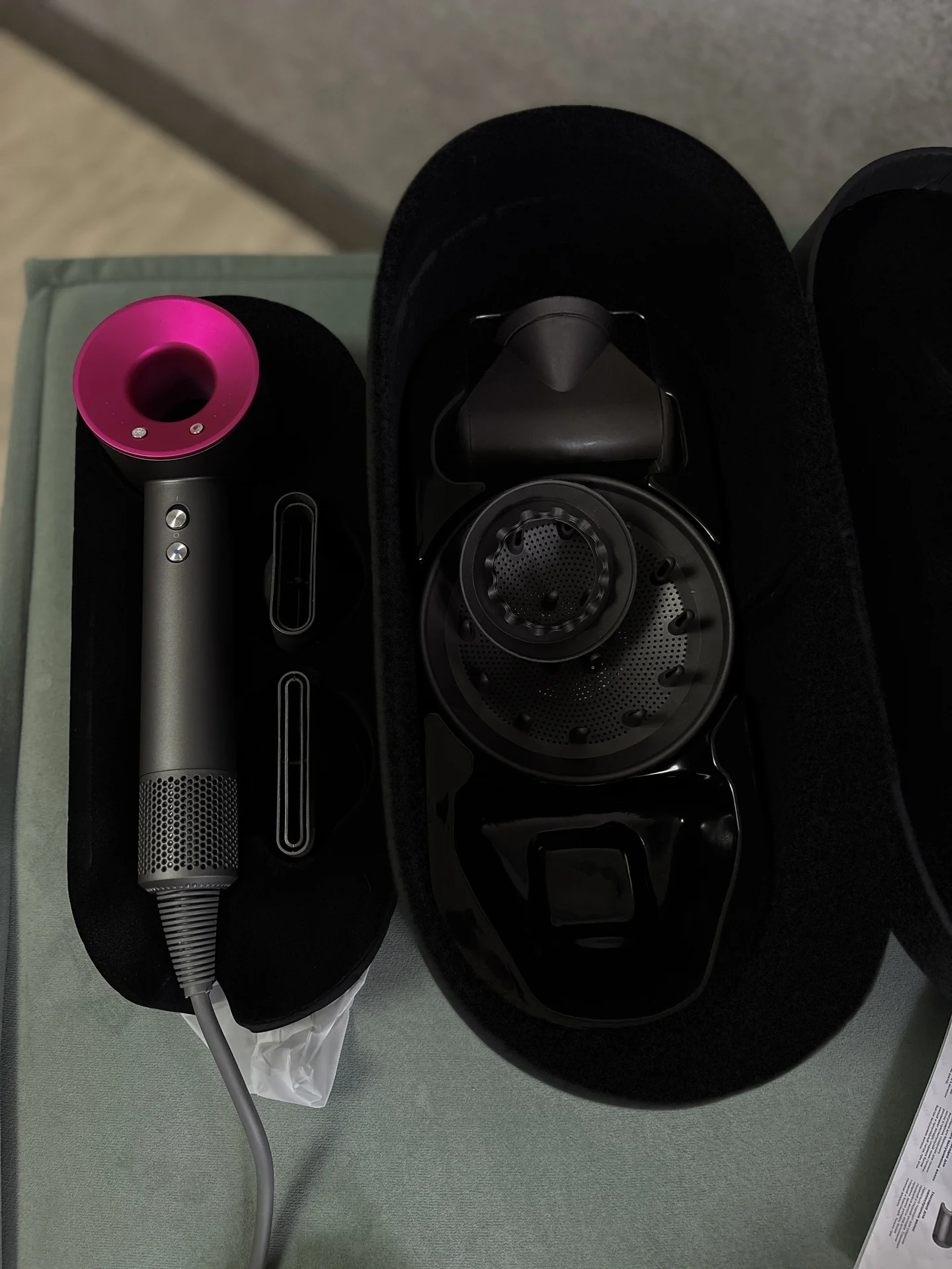 Фен Super Hair Dryer (Dyson Super Sonic) в кейсе - миниатюра 2