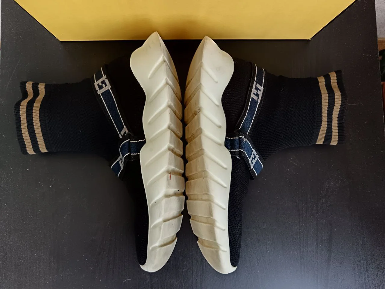 Кроссовки Fendi Sock Sneakers - миниатюра 3