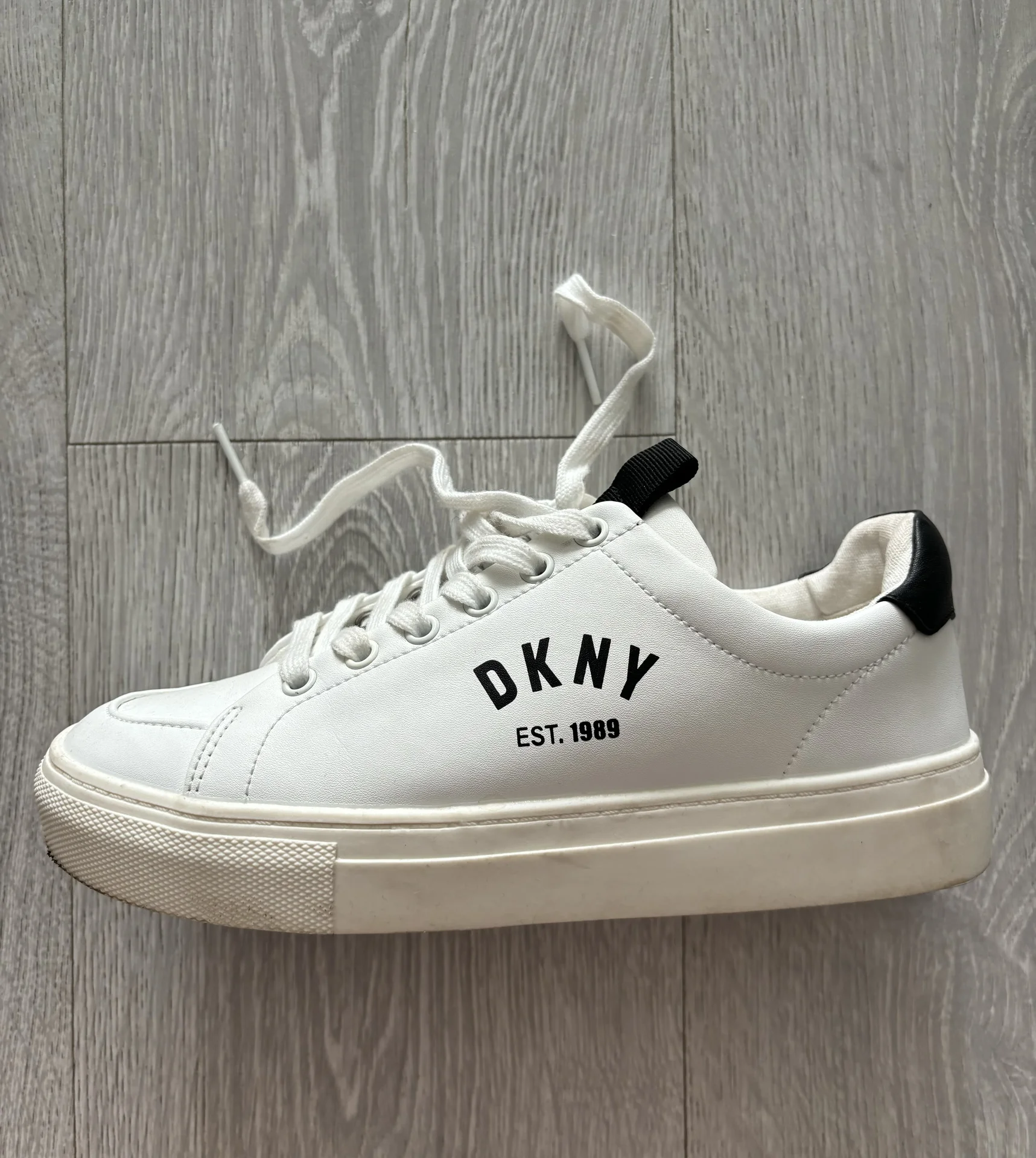 кеды dkny белые базовые - миниатюра 2