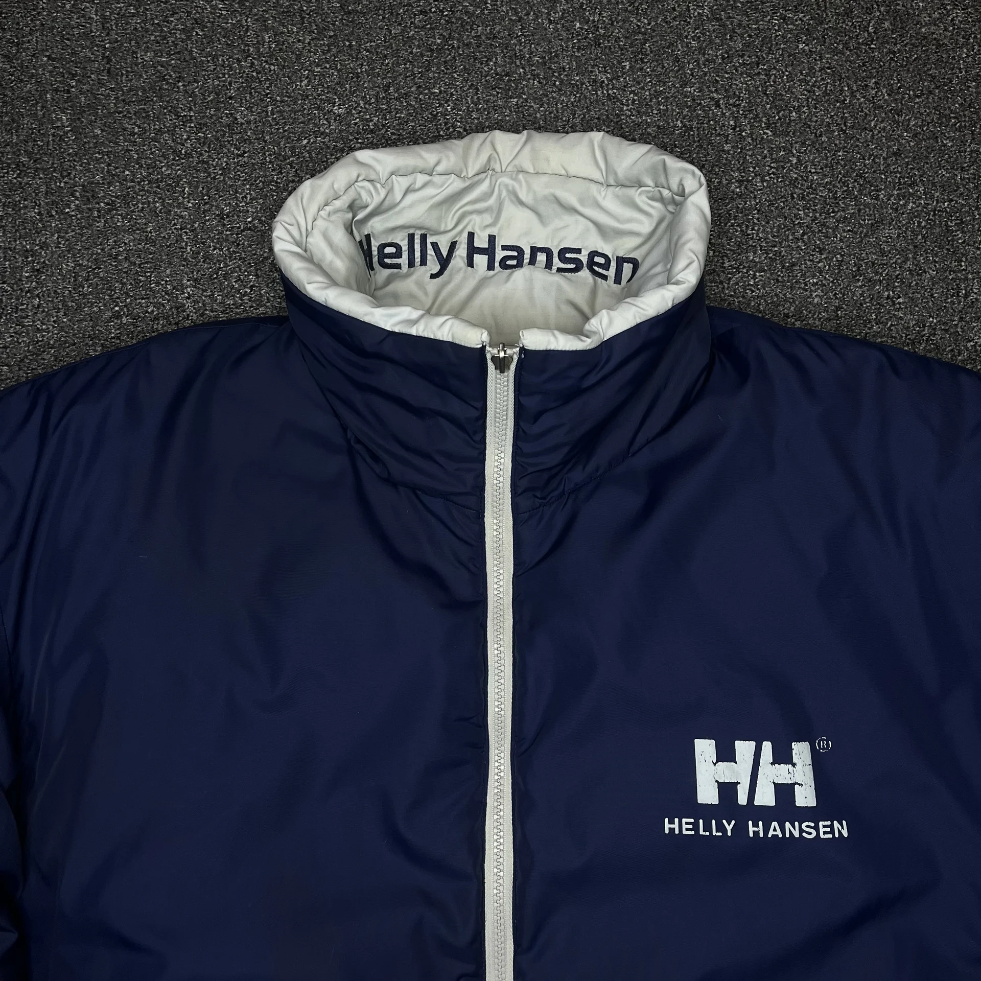 Пуховик Helly Hansen из клипа «Тает лед» - миниатюра 6