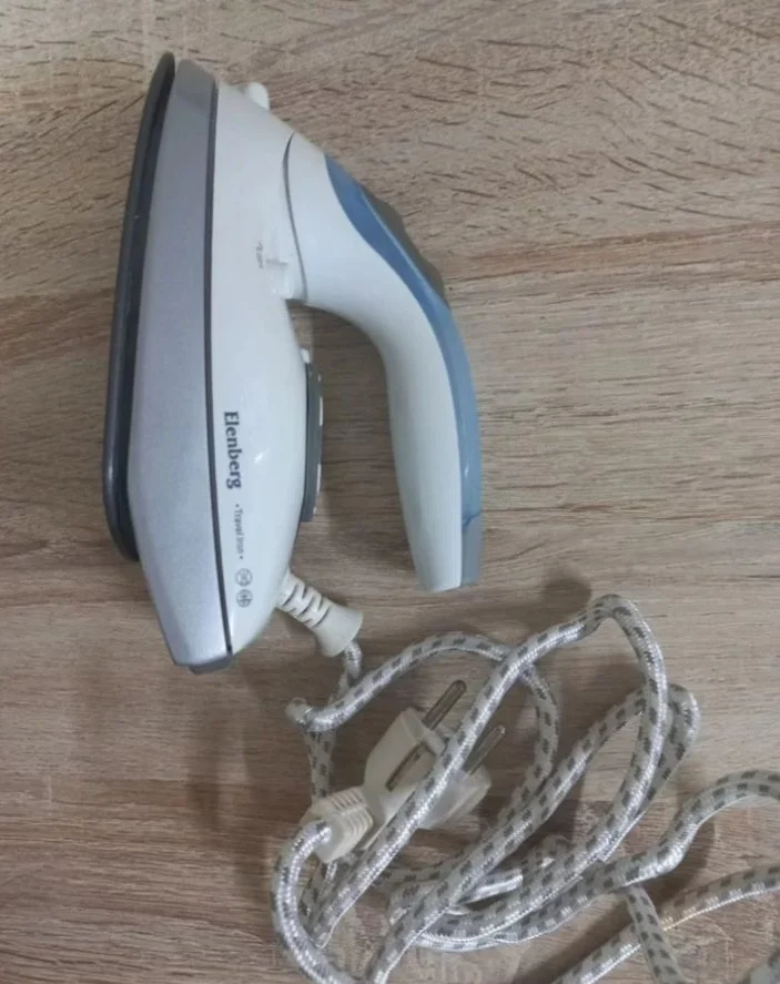 Утюг Elenberg SI-3100 - изображение 1