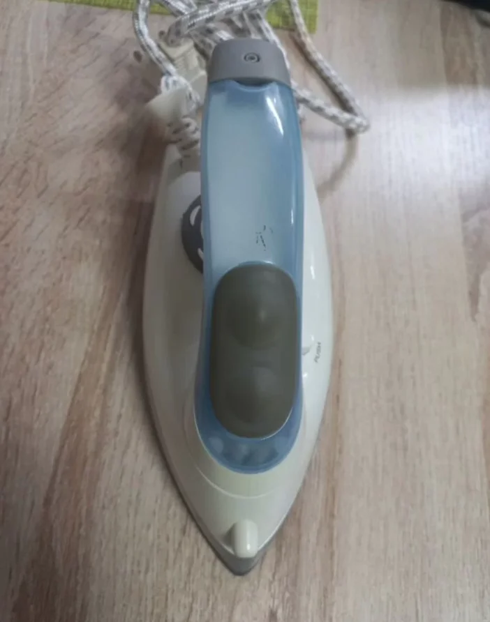 Утюг Elenberg SI-3100 - миниатюра 3