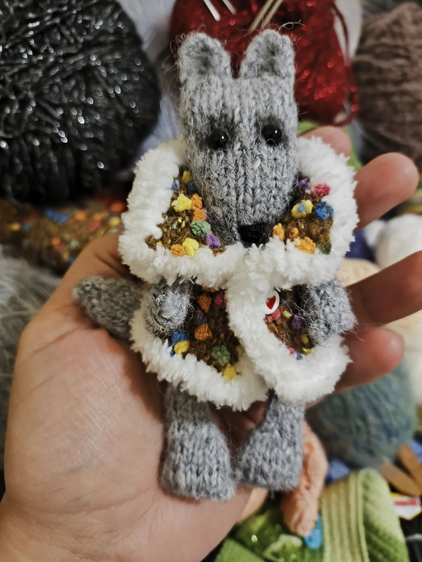 Маленькие игрушки брелочки вязаные - миниатюра 3