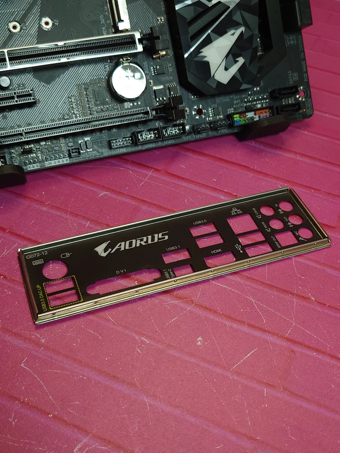 Материнская плата GIGABYTE Z370 AORUS ULTRA GAMING - миниатюра 5