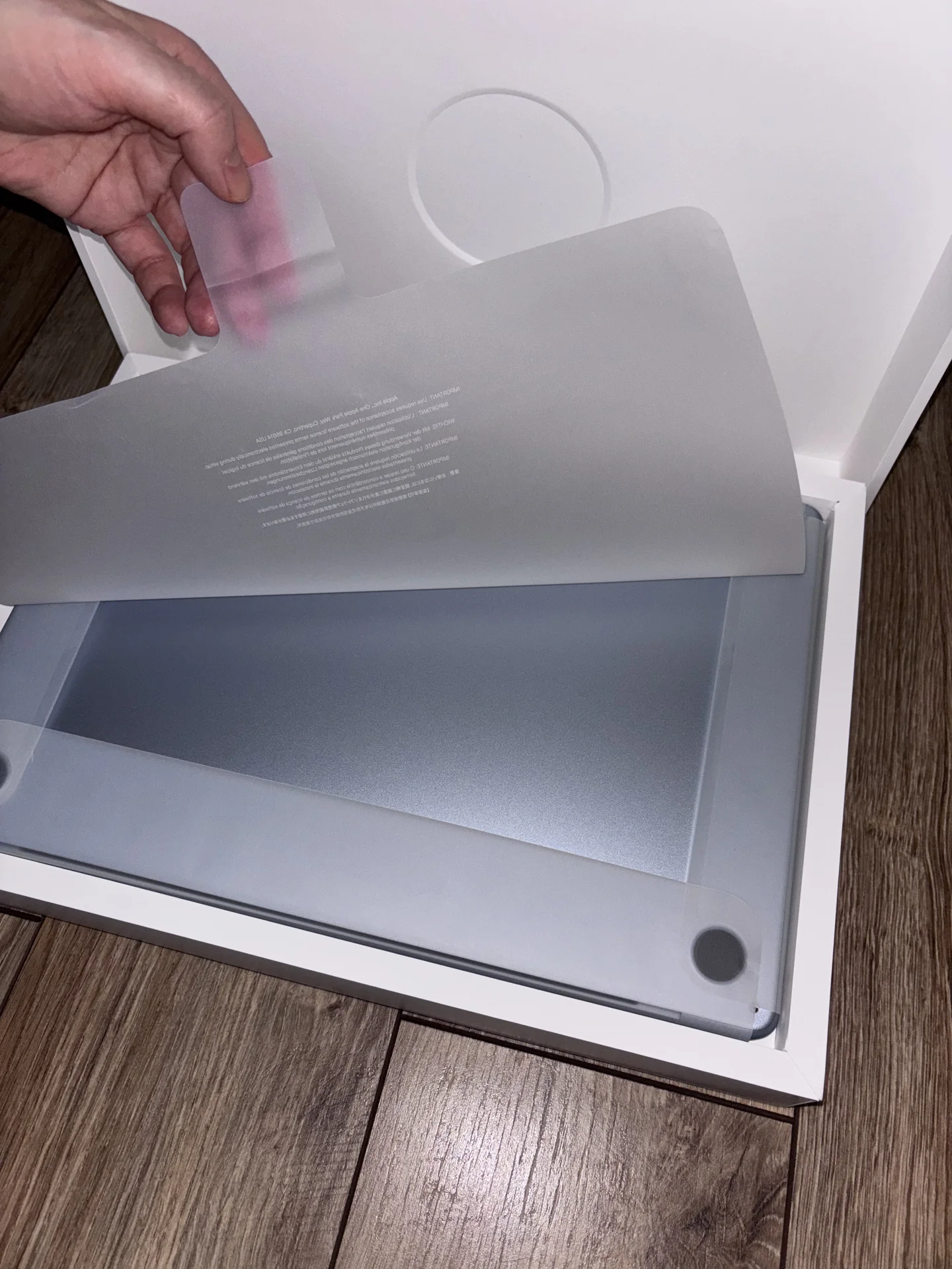 Macbook air m4 15" 24 512 gb Sky blue - миниатюра 3