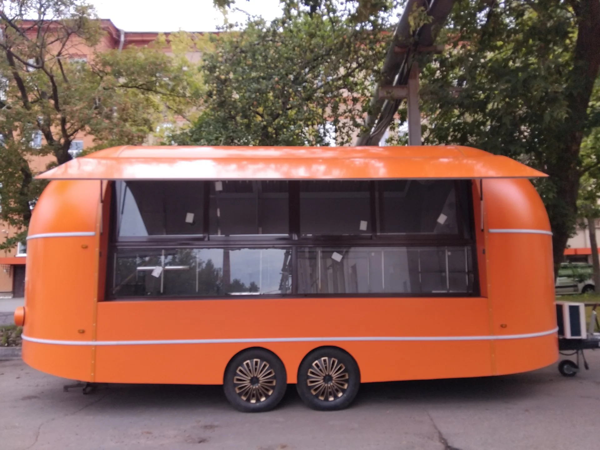 Новые фудтраки, автолавки, павильоны - миниатюра 14