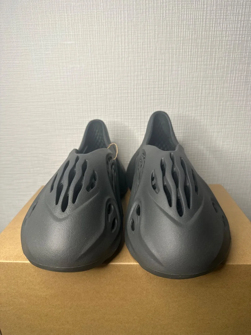 Adidas Yeezy Foam Runner Carbon - миниатюра 2