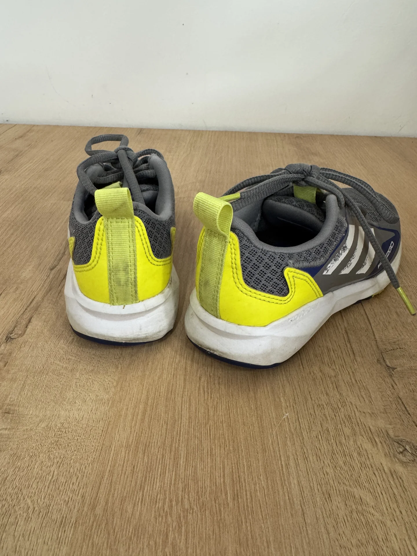 Детские кроссовки adidas, размер 31 - миниатюра 2