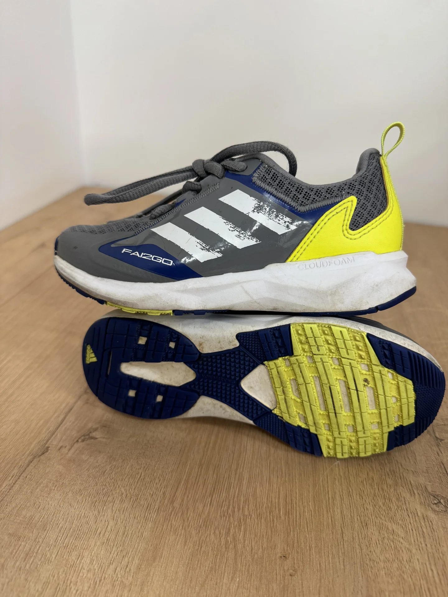 Детские кроссовки adidas, размер 31 - миниатюра 3