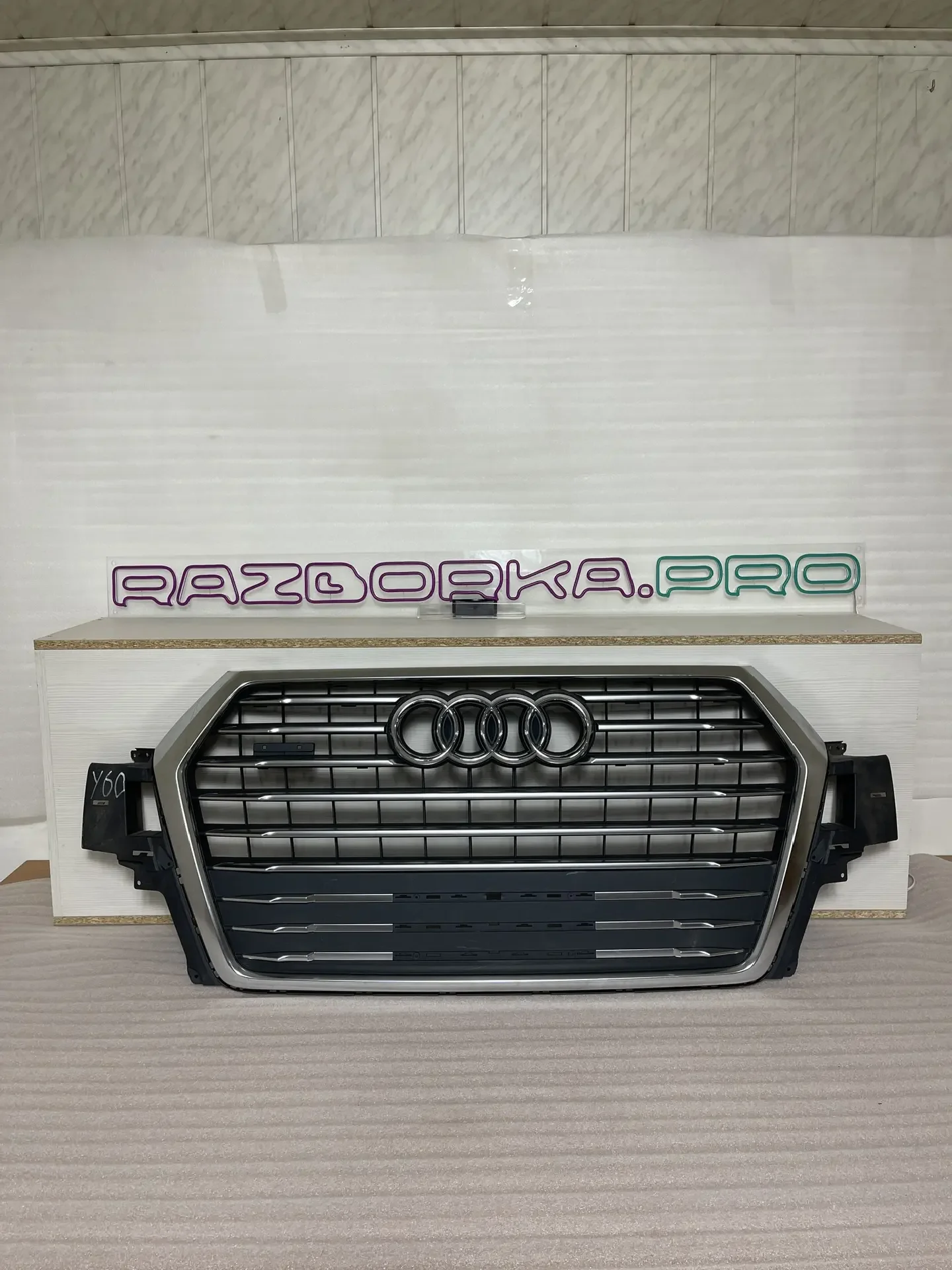 Решётка радиатора Audi Q7 - изображение 1
