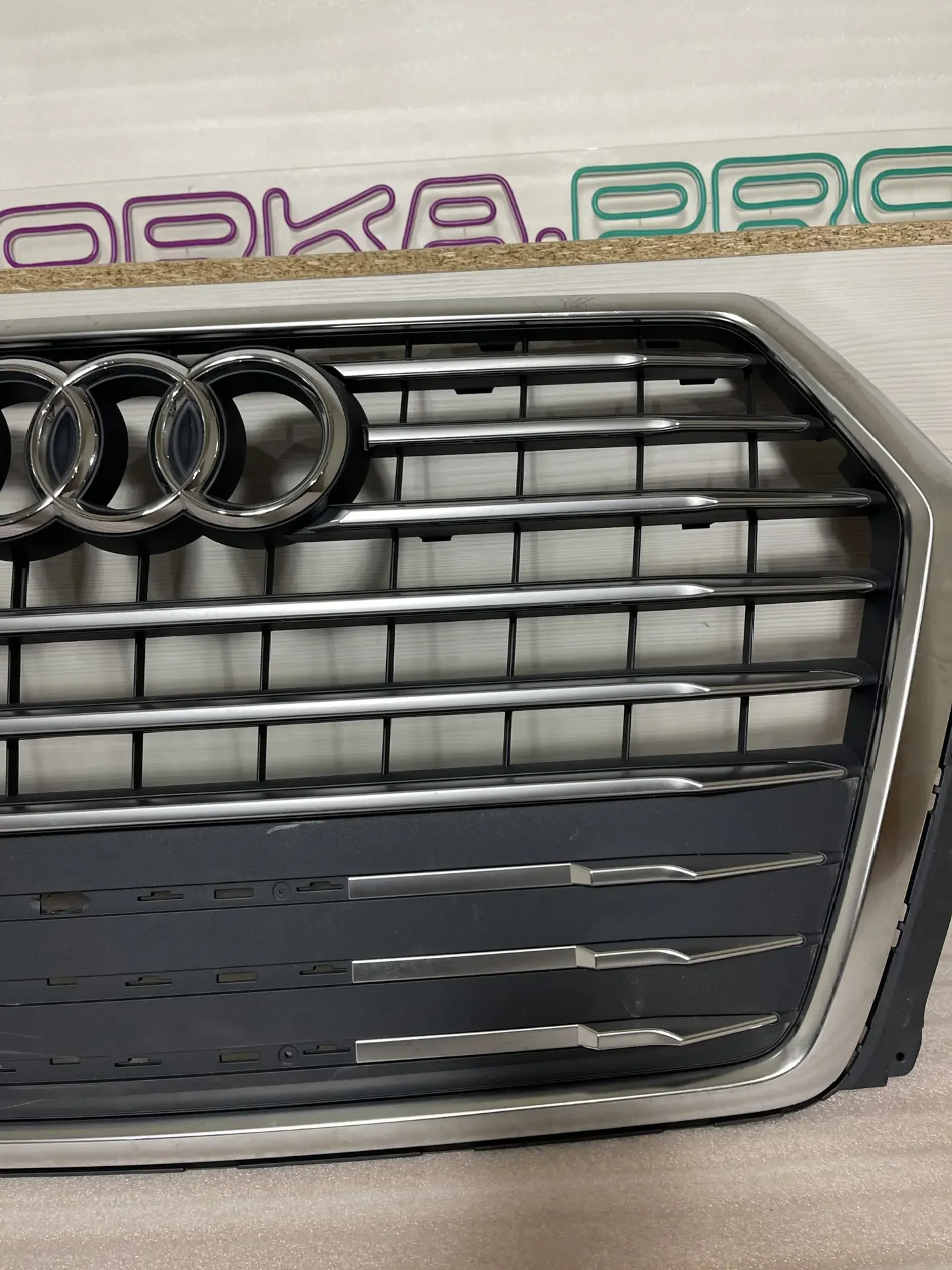 Решётка радиатора Audi Q7 - миниатюра 4