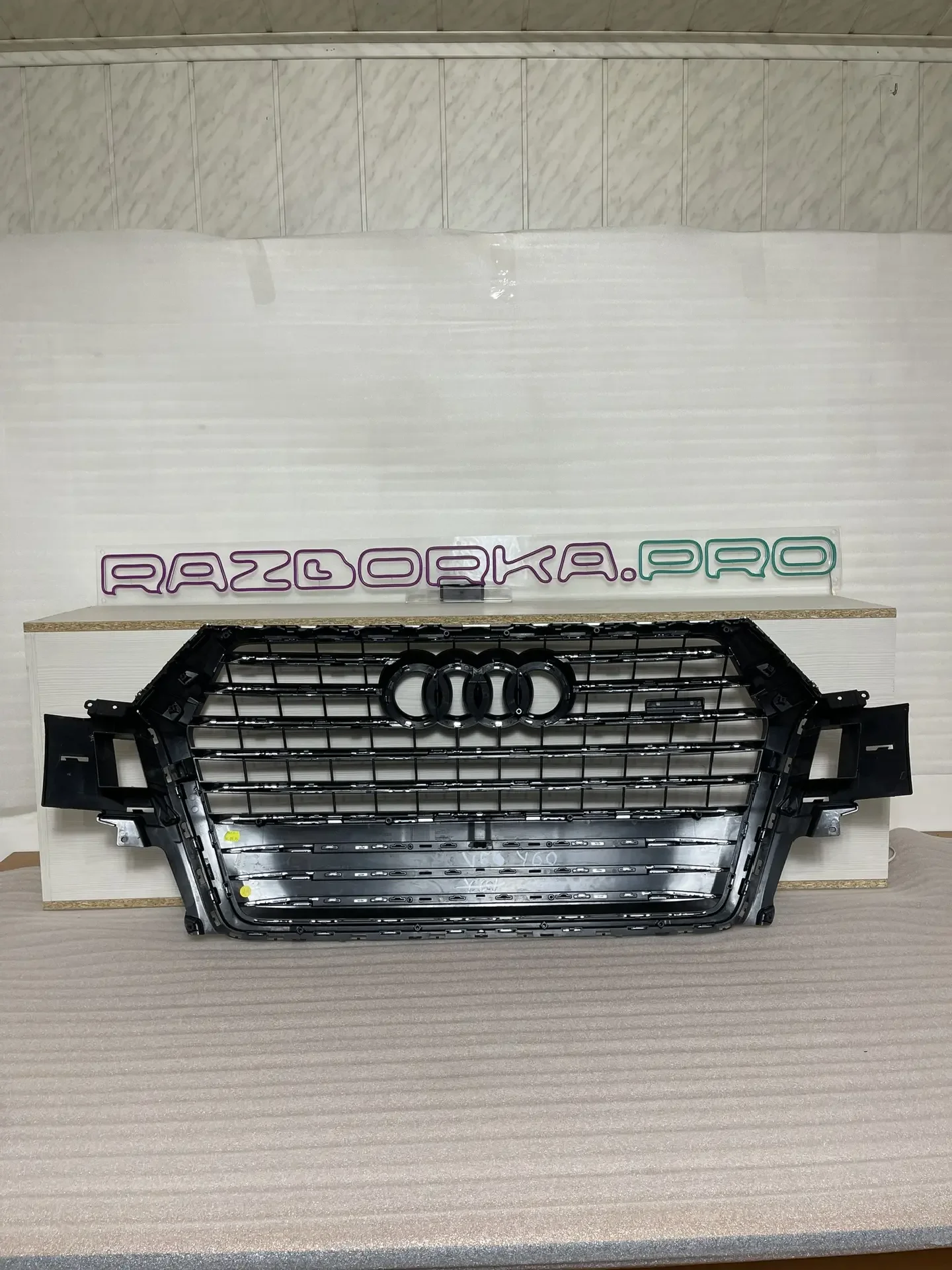 Решётка радиатора Audi Q7 - миниатюра 5